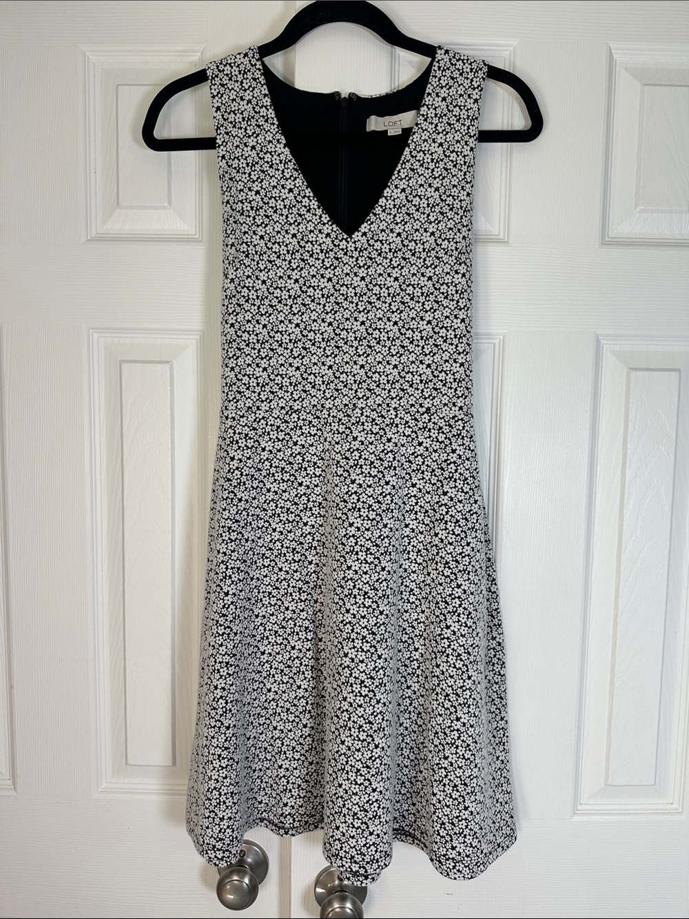 LOFT Black & White Micro Floral V-Neck Sleeveless Dress
